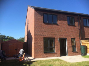 Perfect 4-bed Home for Senior Wythenshawe Hospital Staff and Visitors
